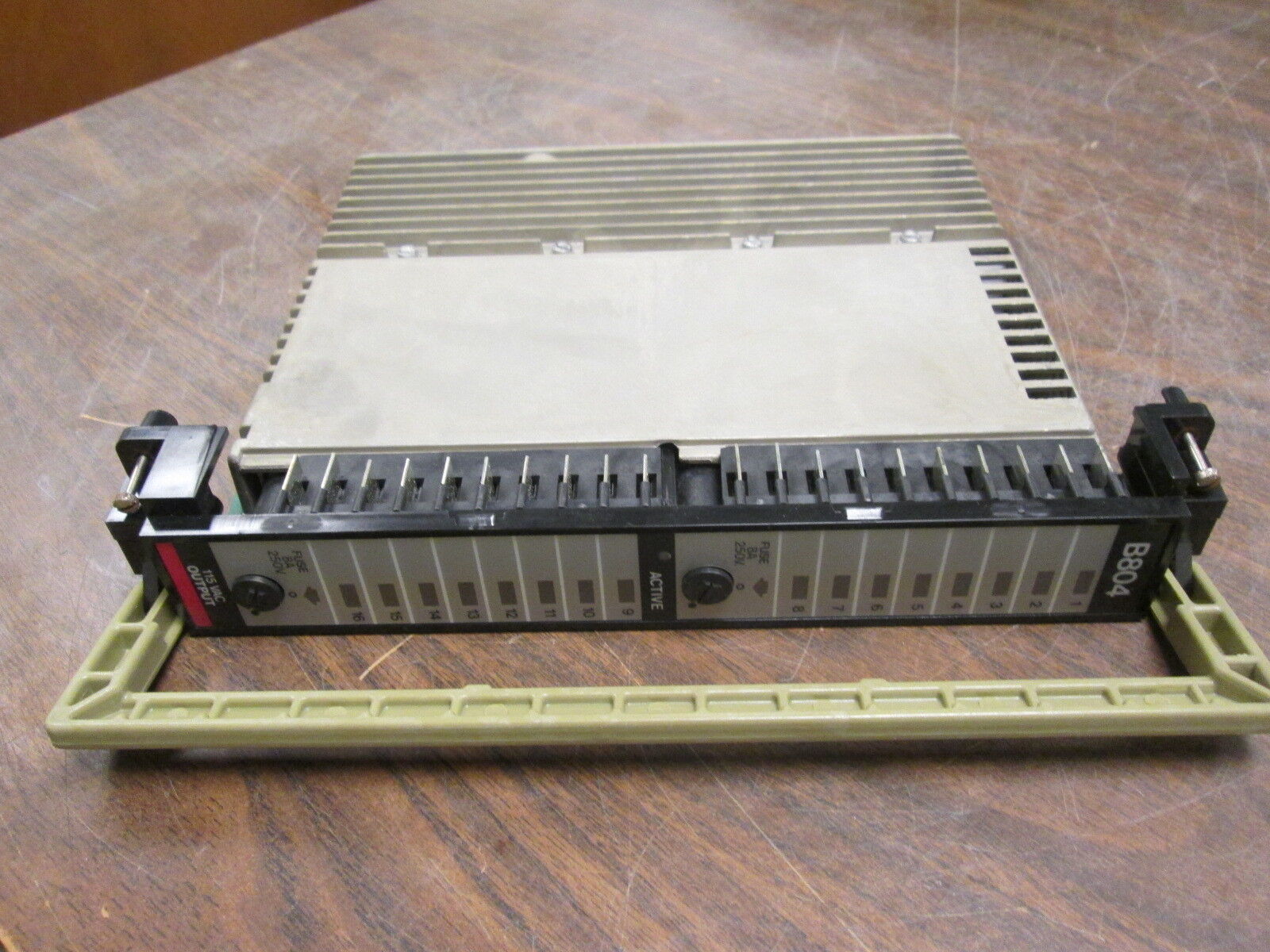 Gould 16PT Output Module AS-B804-016 115V Used