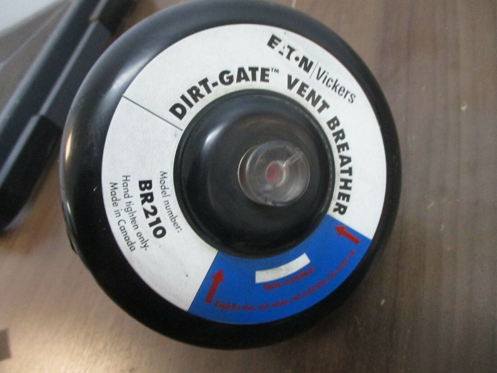 Eaton Vickers Dirt-Gate Vent Breather BR210 Used