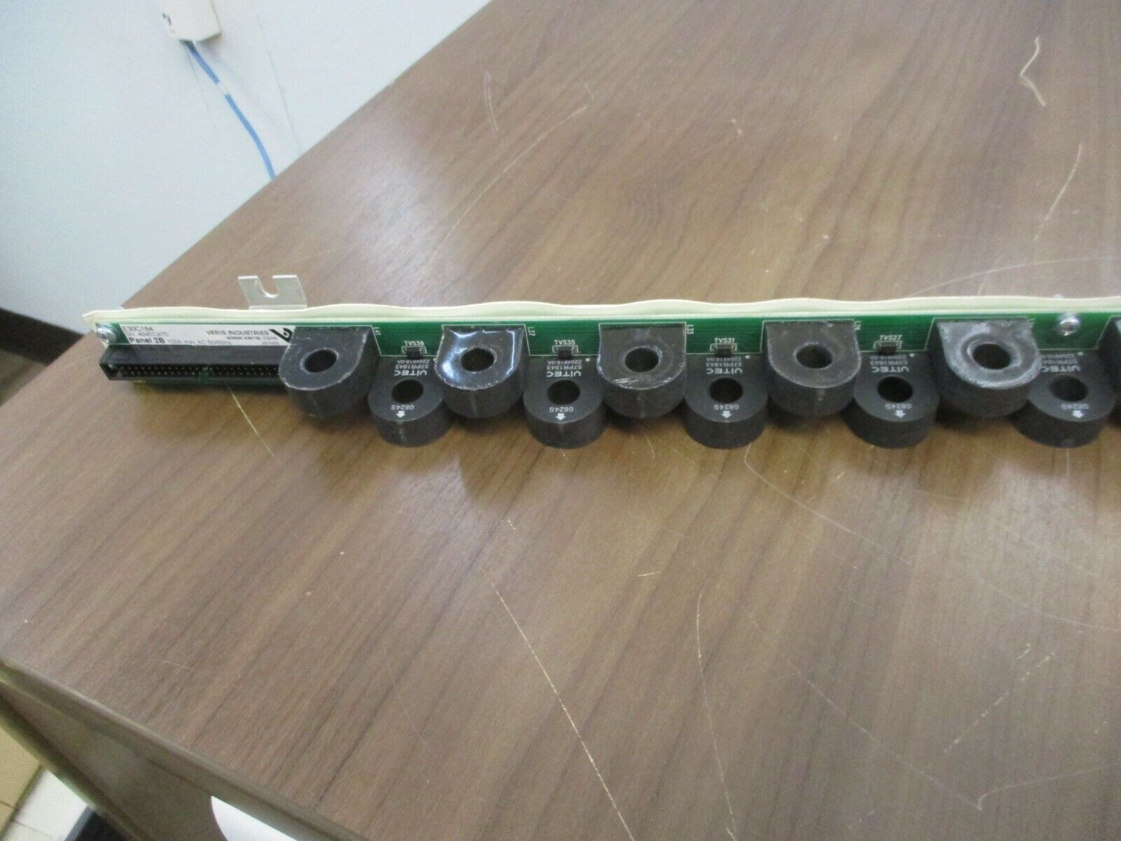 Veris Branch Circuit Current Monitoring Panel 2B CT Strip E30C184 100A 50/60Hz