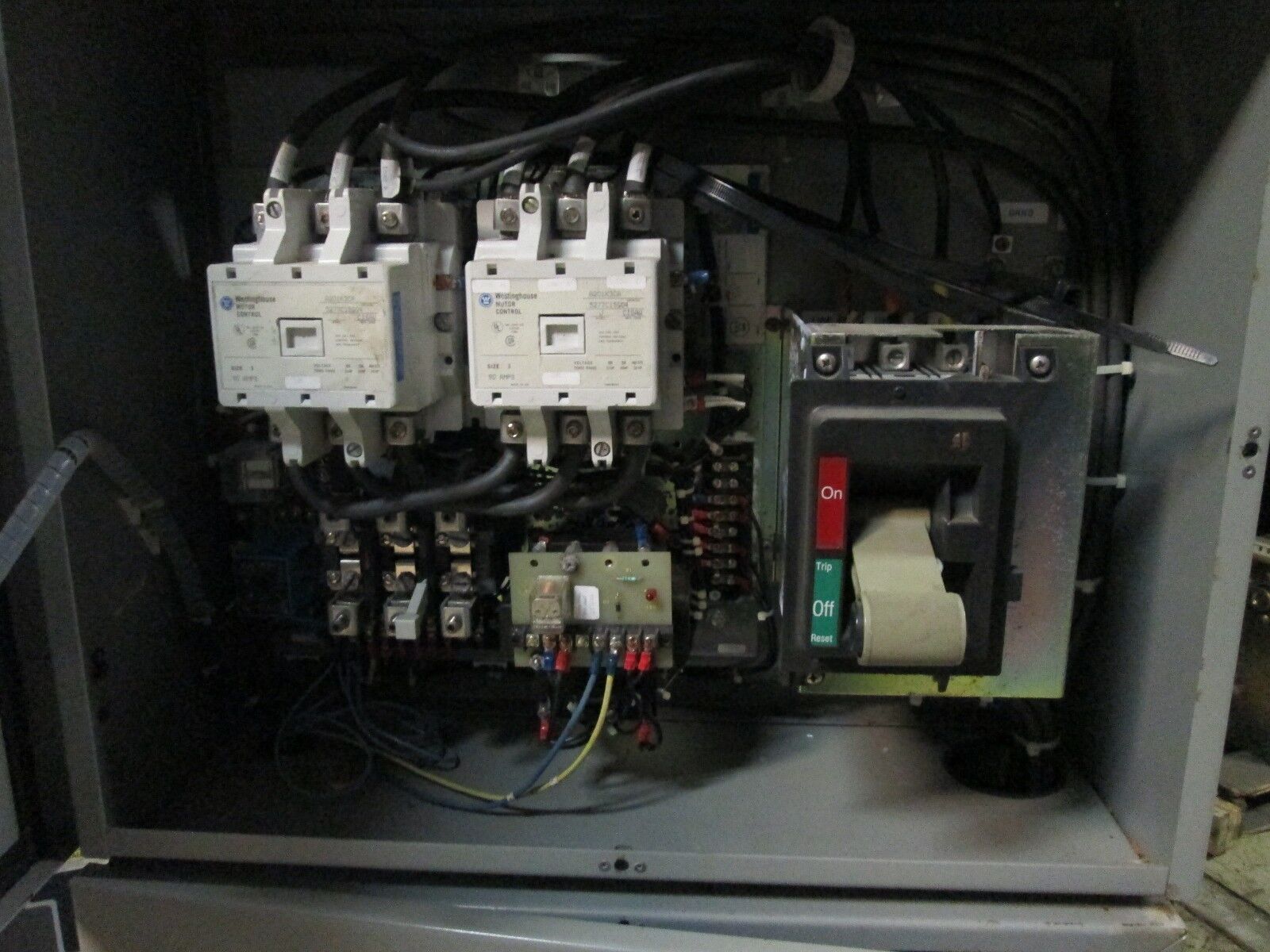 Westinghouse Accutrol 200 A2T401B-80383 40HP 460V 3Ph Used
