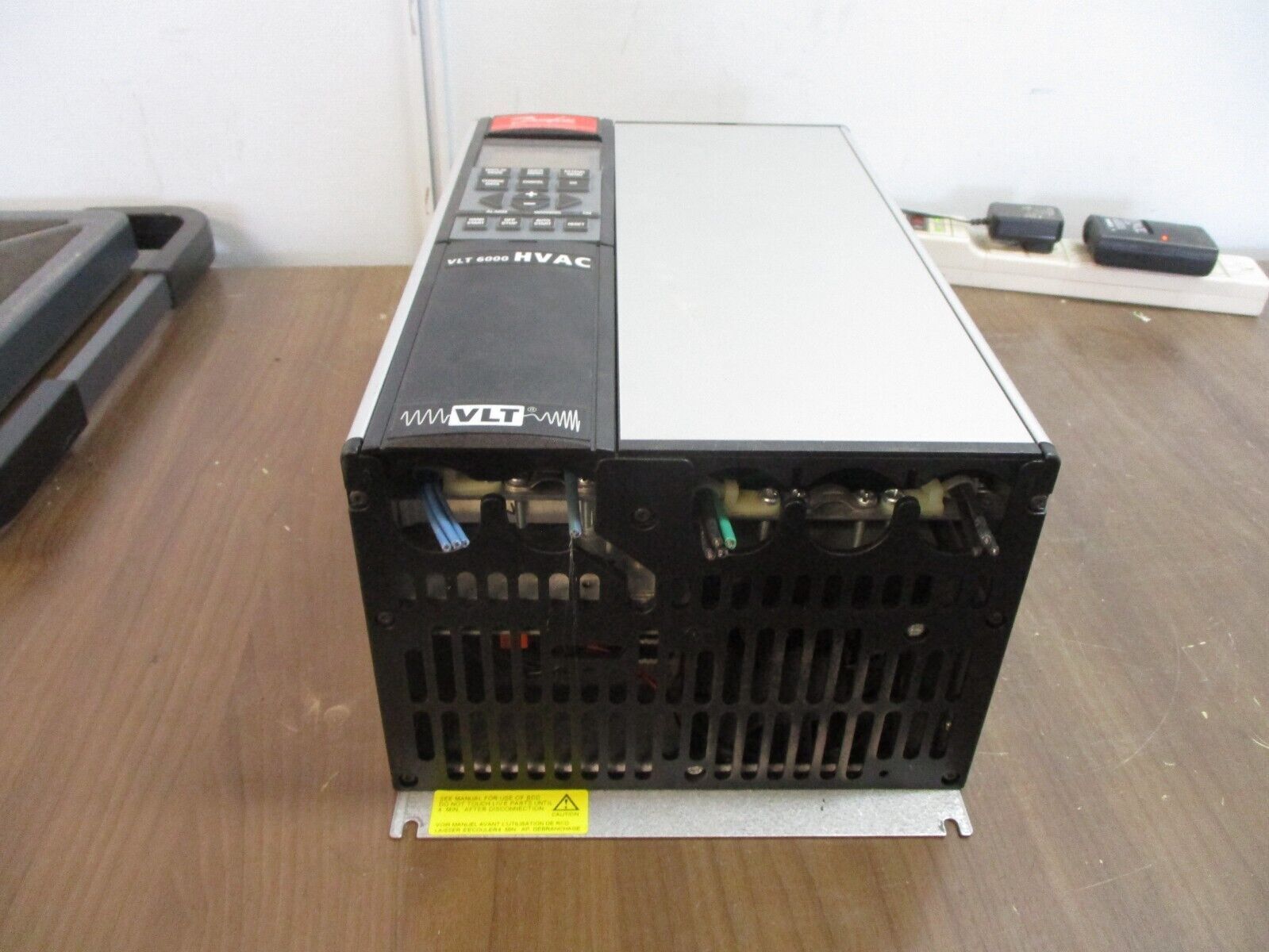 Danfoss VLT 6002 AC Drive 175Z7269 1.5HP 3Ph w/ Keypad Used