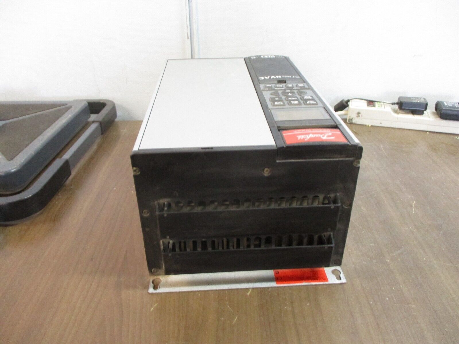 Danfoss VLT 6002 AC Drive 175Z7269 1.5HP 3Ph w/ Keypad Used