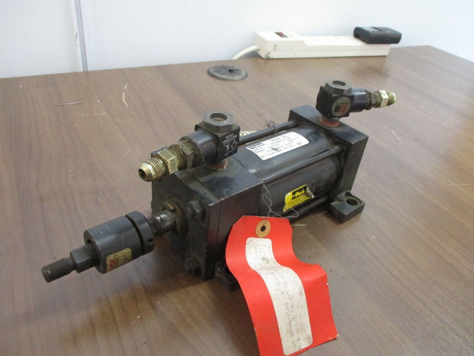 Parker Series 2A Air Cylinder 02.50 C2AU14A 3.000 250PSI Used