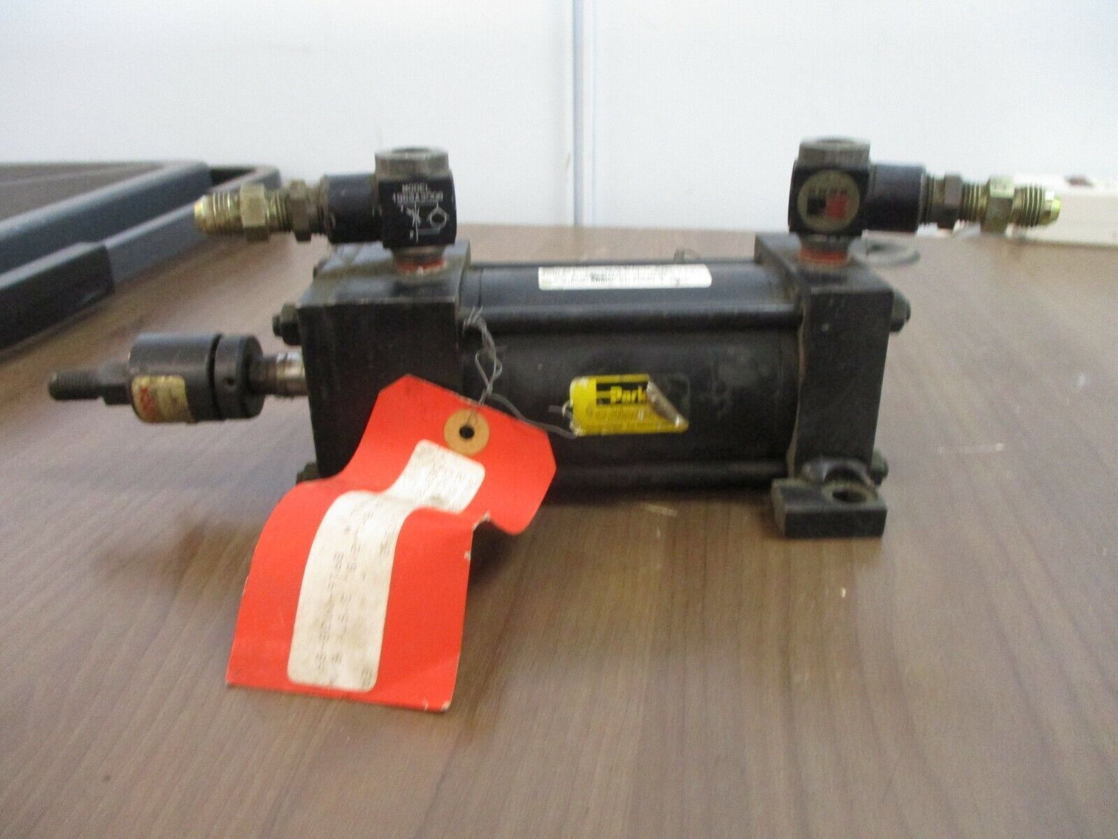 Parker Series 2A Air Cylinder 02.50 C2AU14A 3.000 250PSI Used