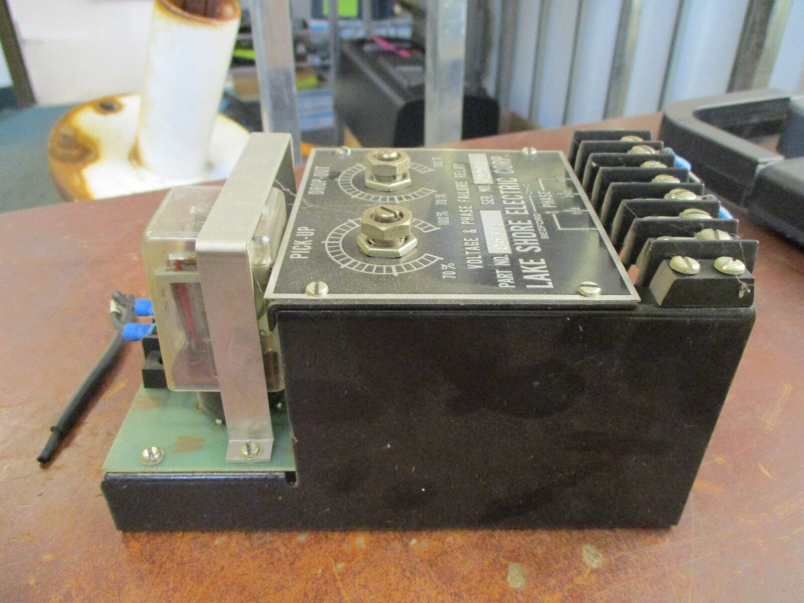 Lake Shore Electric Voltage & Phase Failure Relay 06311 1Ph 0-480V Used