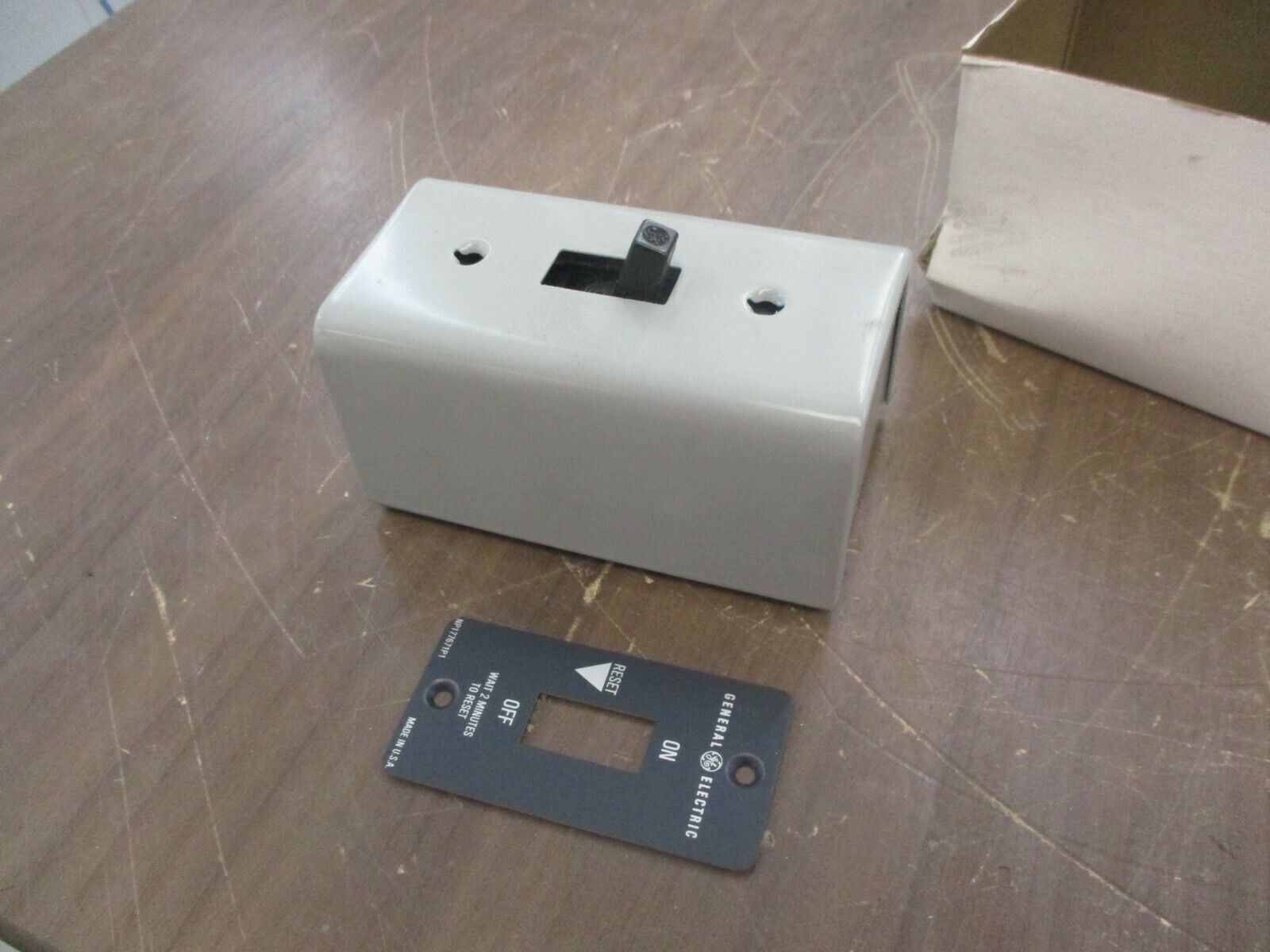 GE Manual Starter CR101H1 1HP 1Ph 115/230V 60/25Hz 2P New Surplus