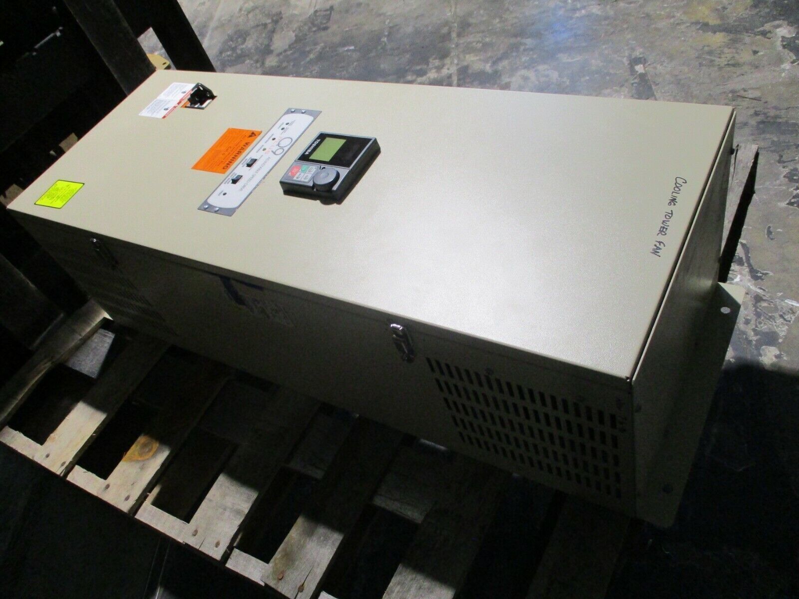 Toshiba Q9 Plus AC Drive Q9-4330IER3 30HP 3Ph w/ Keypad Used