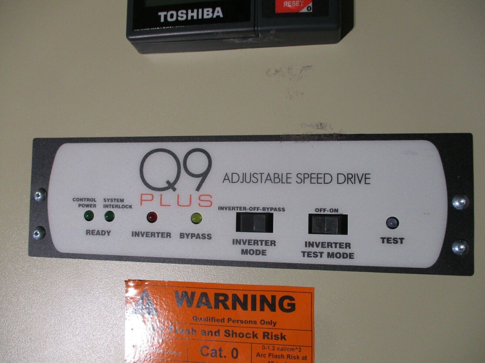 Toshiba Q9 Plus AC Drive Q9-4330IER3 30HP 3Ph w/ Keypad Used