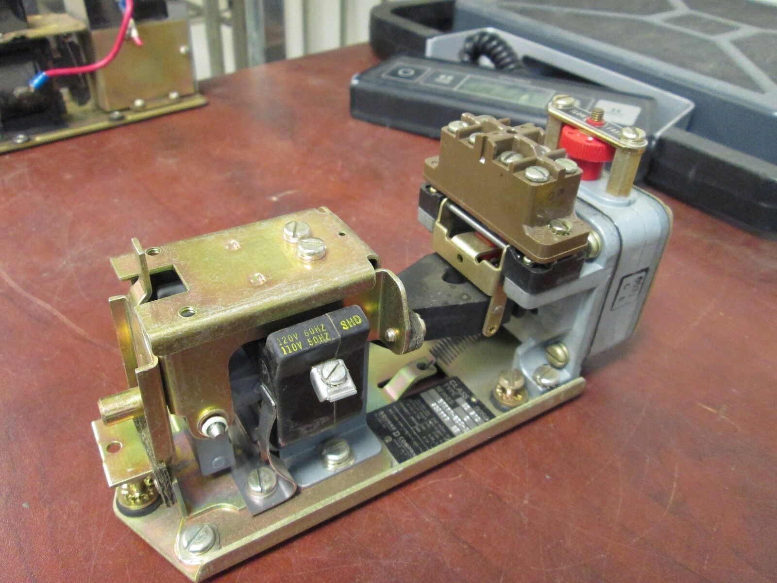 Square D Pneumatic Timing Relay 9050B021D 120V Coil Used