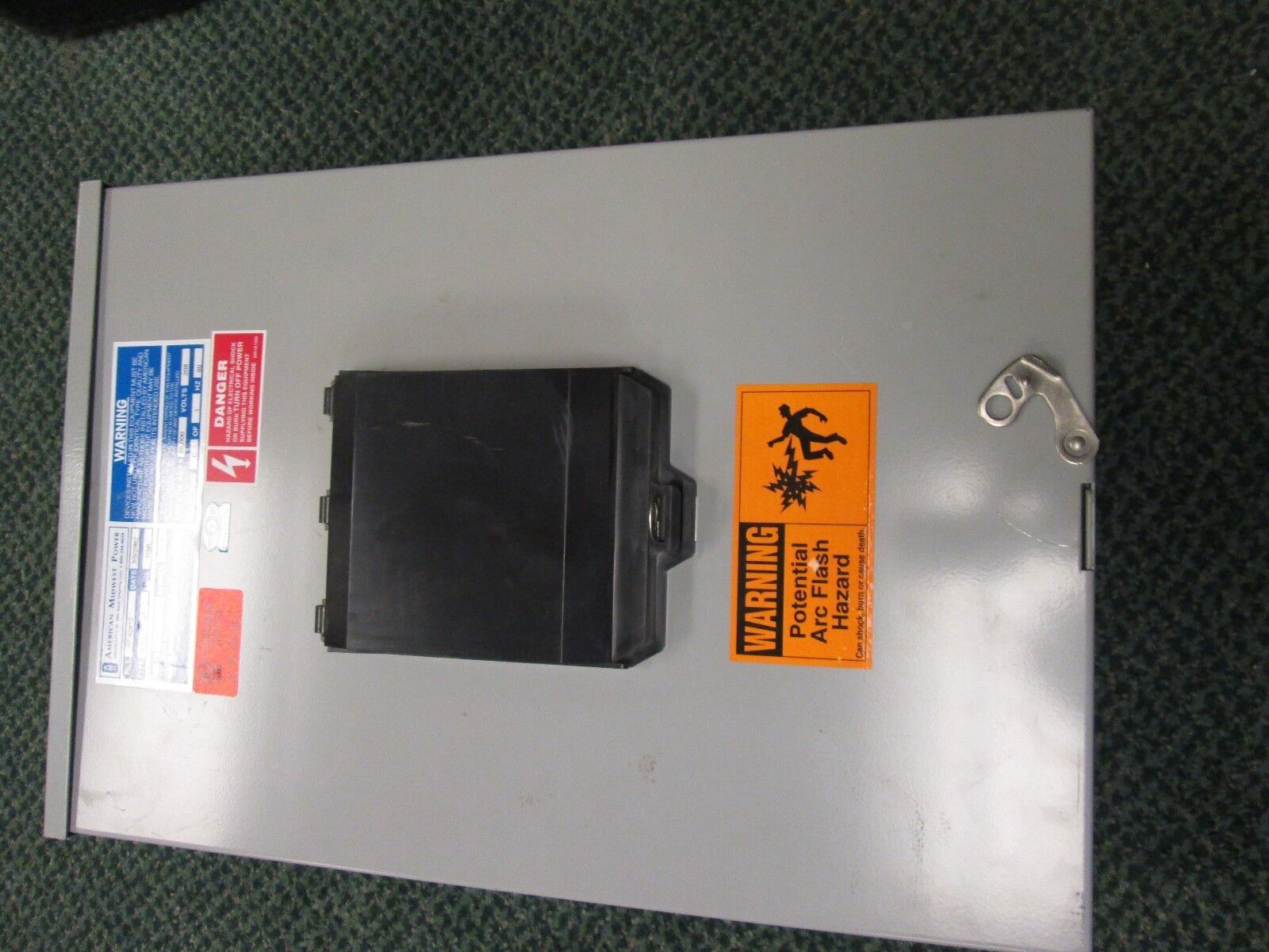 AMP 100 A Circuit Breaker Enclosure SED3100LST 120/208 V 3 Ph 4 Wire 1/3R Nema