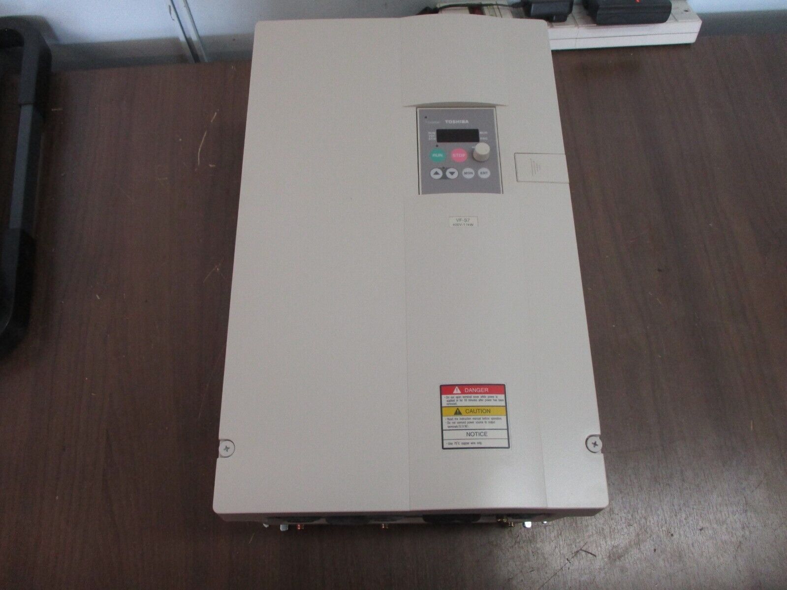 Toshiba AC Drive VFS7-4110UPLH 15HP 3Ph New Surplus