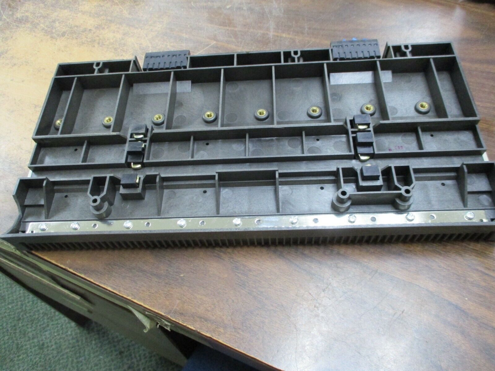 Emerson KJ4001X1-BE1 8-Wide Carrier 12P0818X072 Rev L Localbus: 12.6VDC, 8A Used