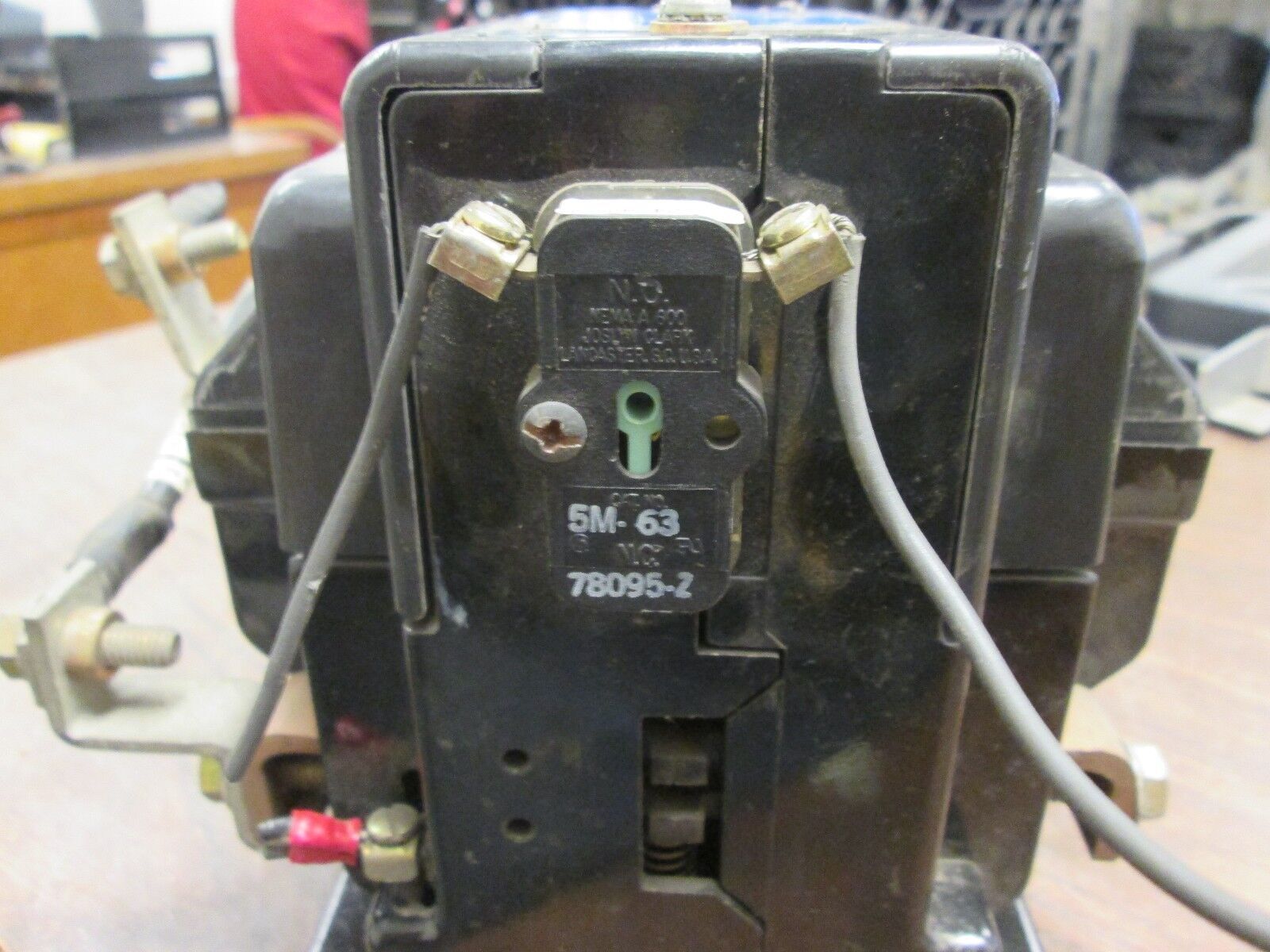 Joslyn Clark Definite Purpose Contactor RDPS-11100 110A 600VDC 120V Coil Used