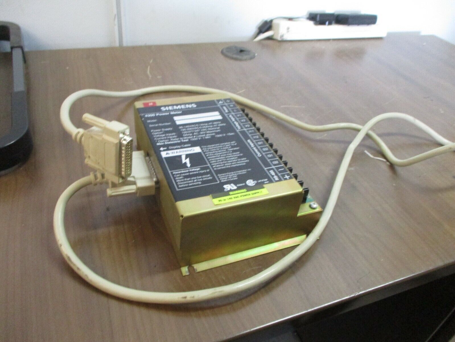 Siemens 4300 Power Meter DC-120 Power Supply: 108-132V 0.25A 47-66Hz w/ Cable