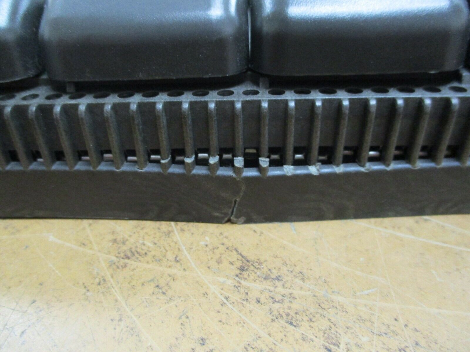 Emerson KJ4001X1-BE1 8-Wide Carrier 12P0818X072 Rev L Localbus:12.6VDC, 8A Used