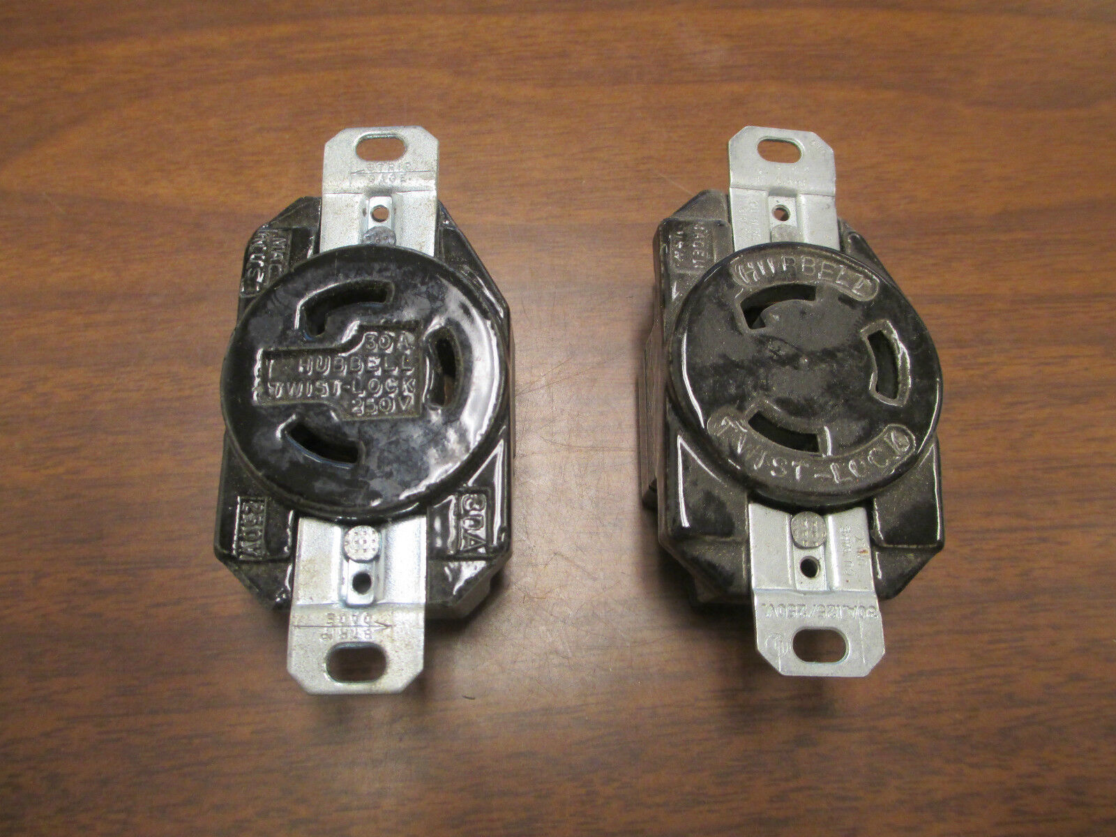 Hubbell 30A 3W 250V Receptacle, Lot of 2