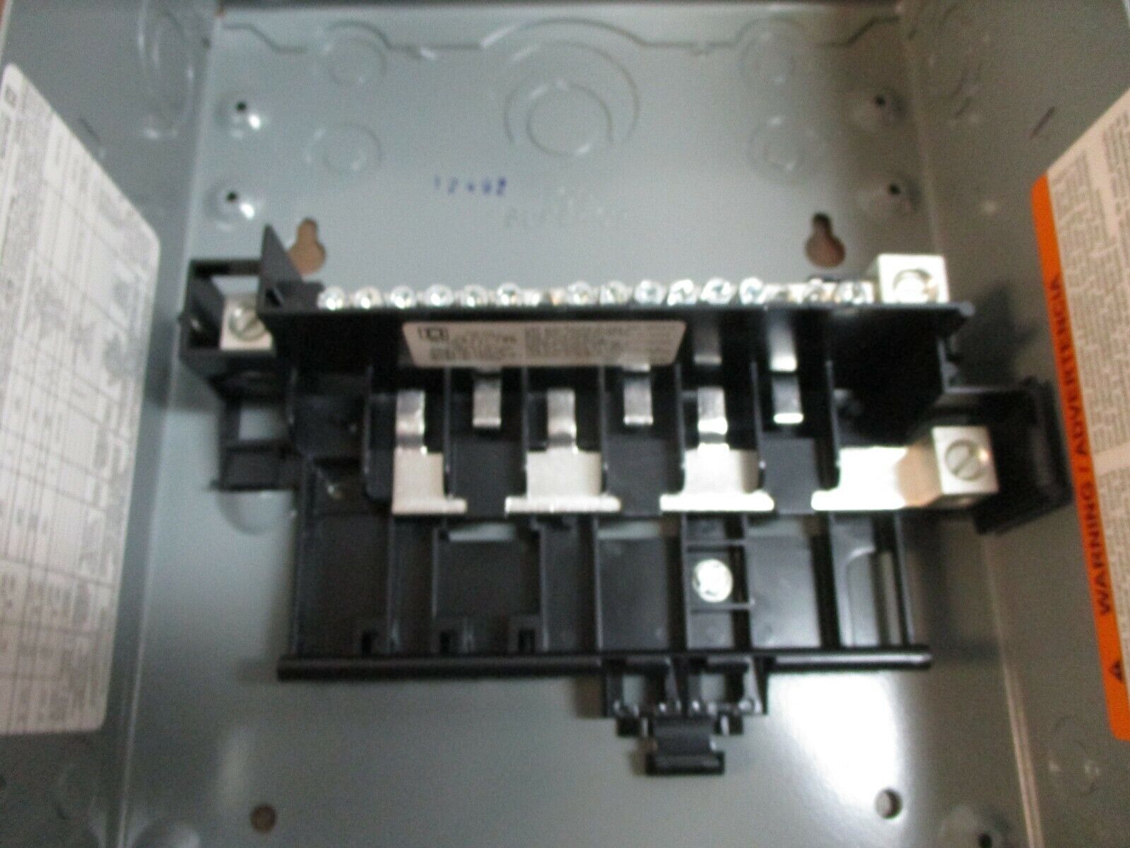 Square D QO Load Center QO6-12L100DS Ser. G04 100A 120/240V 1Ph 50/60Hz 6-Space