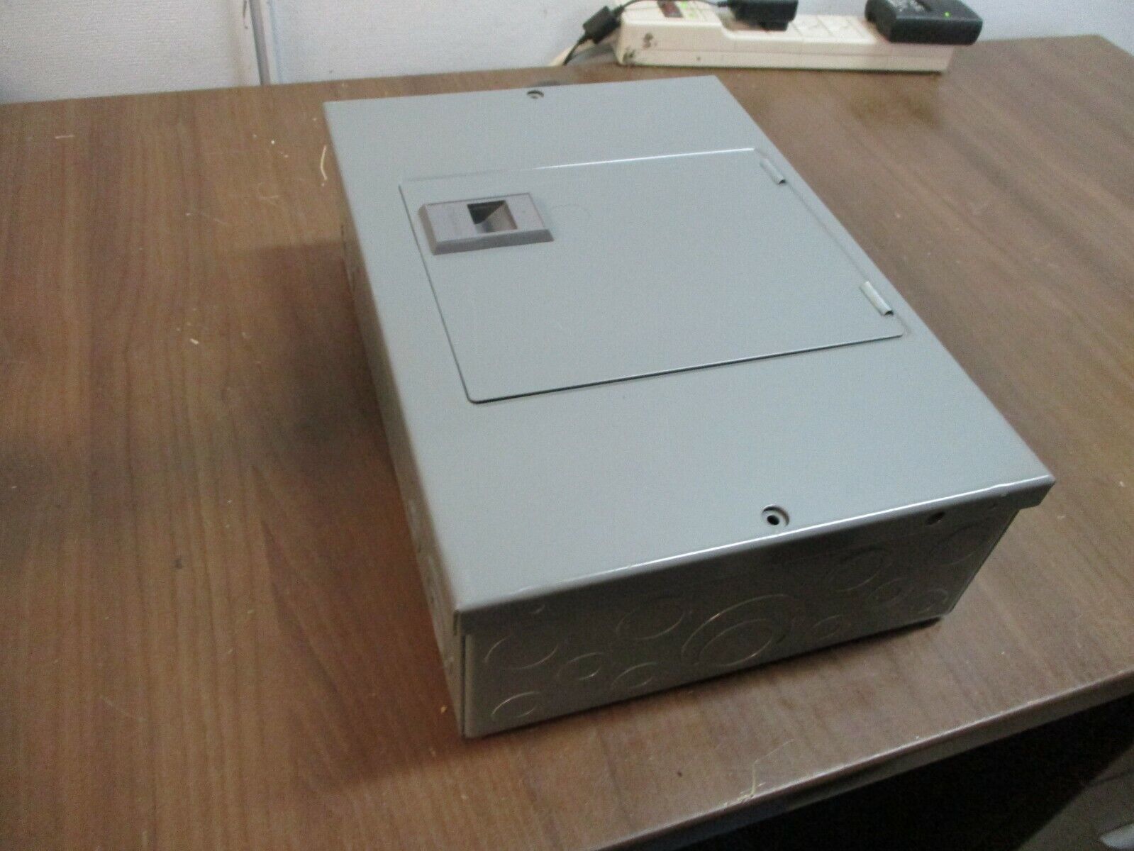 Square D QO Load Center QO6-12L100DS Ser. G04 100A 120/240V 1Ph 50/60Hz 6-Space