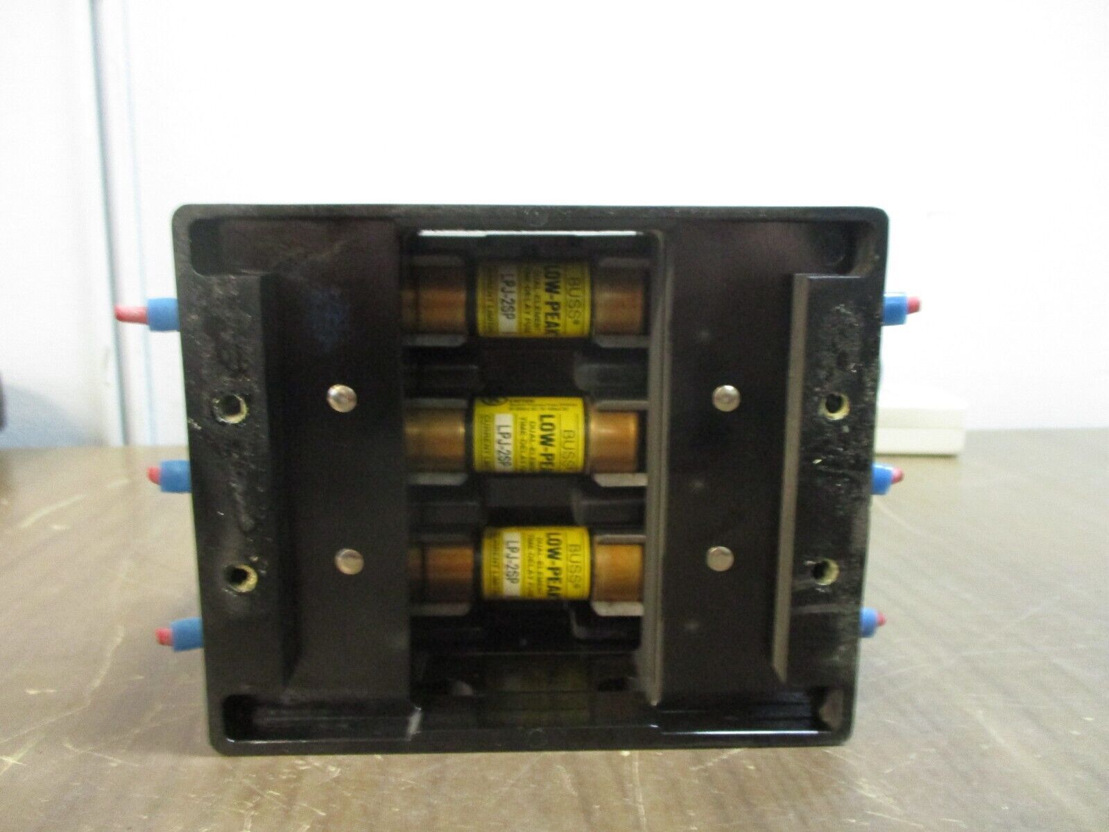 USD Pullout Switch 15149-3 Class J Fuse 600V 30A w/ (3) 2A Fuses Used