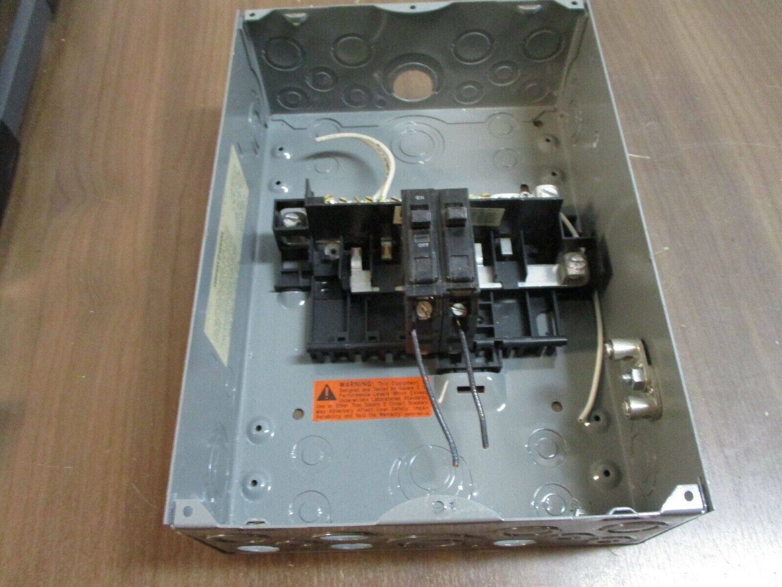 Square D QO Load Center QO6-12L100 Ser. G1 100A 120/240V 1Ph 3W 6-Space Used