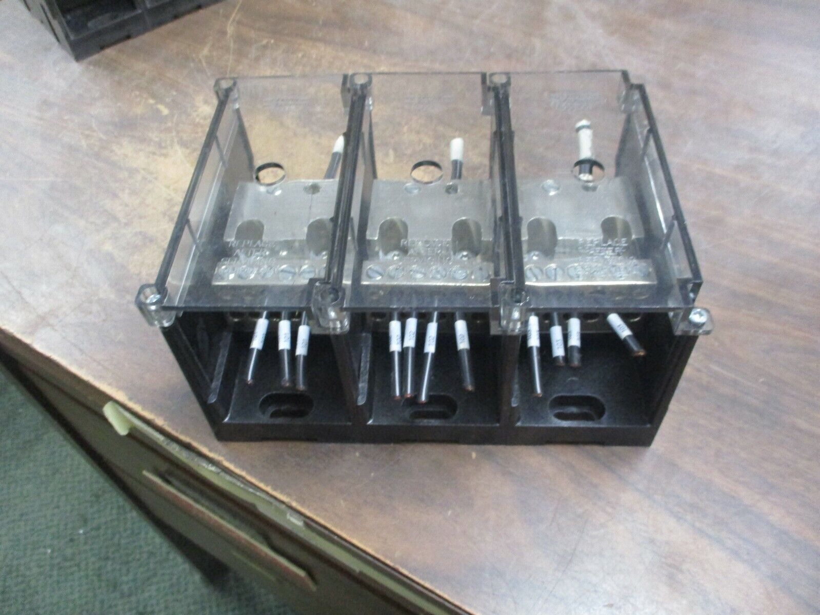 Ferraz Shawmut Power Distribution Block 69183 600V 3P Used