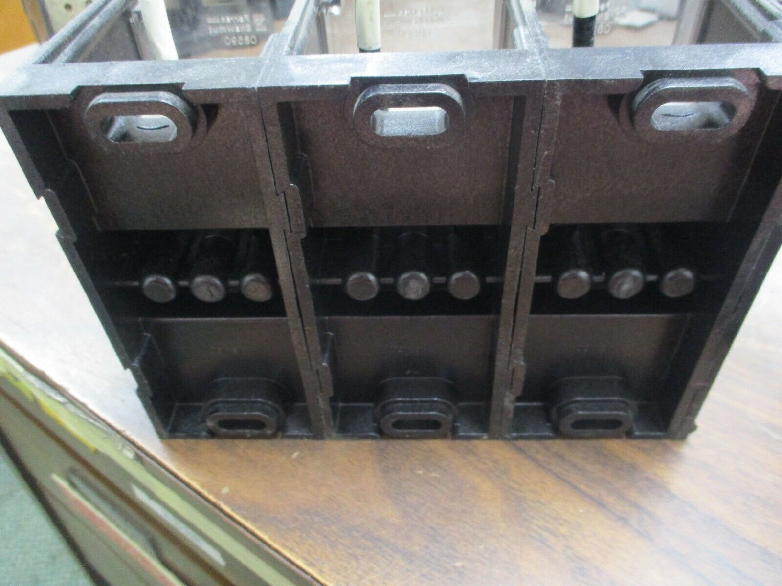 Ferraz Shawmut Power Distribution Block 69183 600V 3P Used