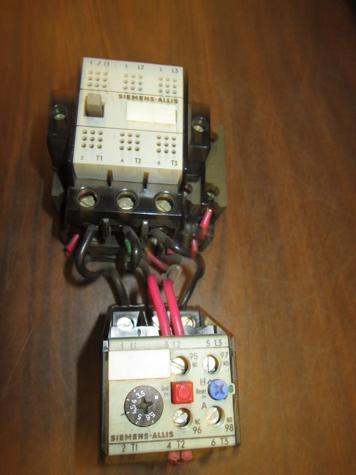Siemens Contactor CXL10*3 OLR 0560 120V Coil 27A 600V Used