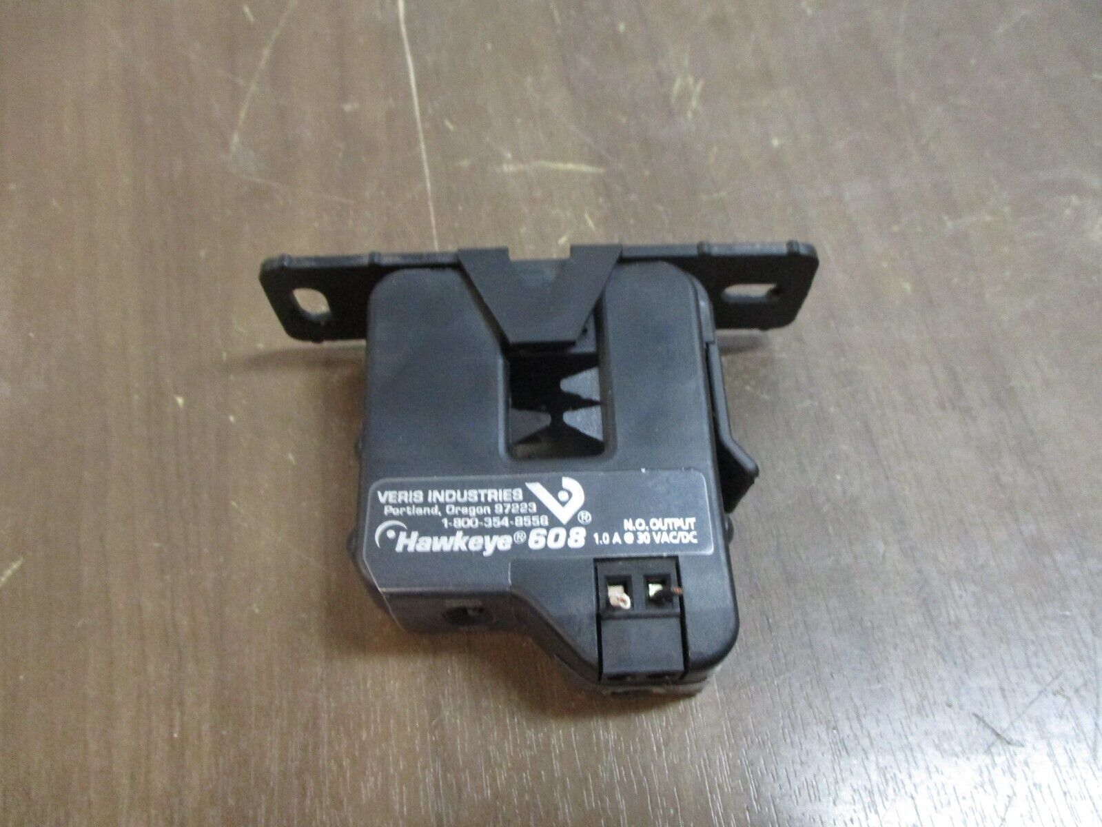 Veris Hawkeye 608 Digital Adj. Current Switch H608 175A 600V w/ Base Used