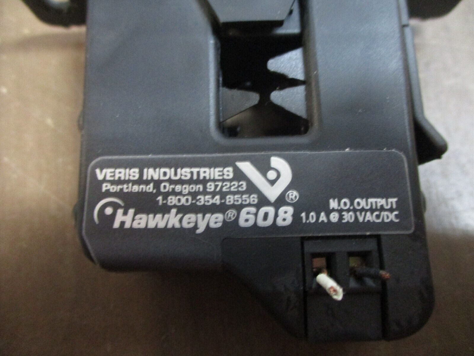 Veris Hawkeye 608 Digital Adj. Current Switch H608 175A 600V w/ Base Used