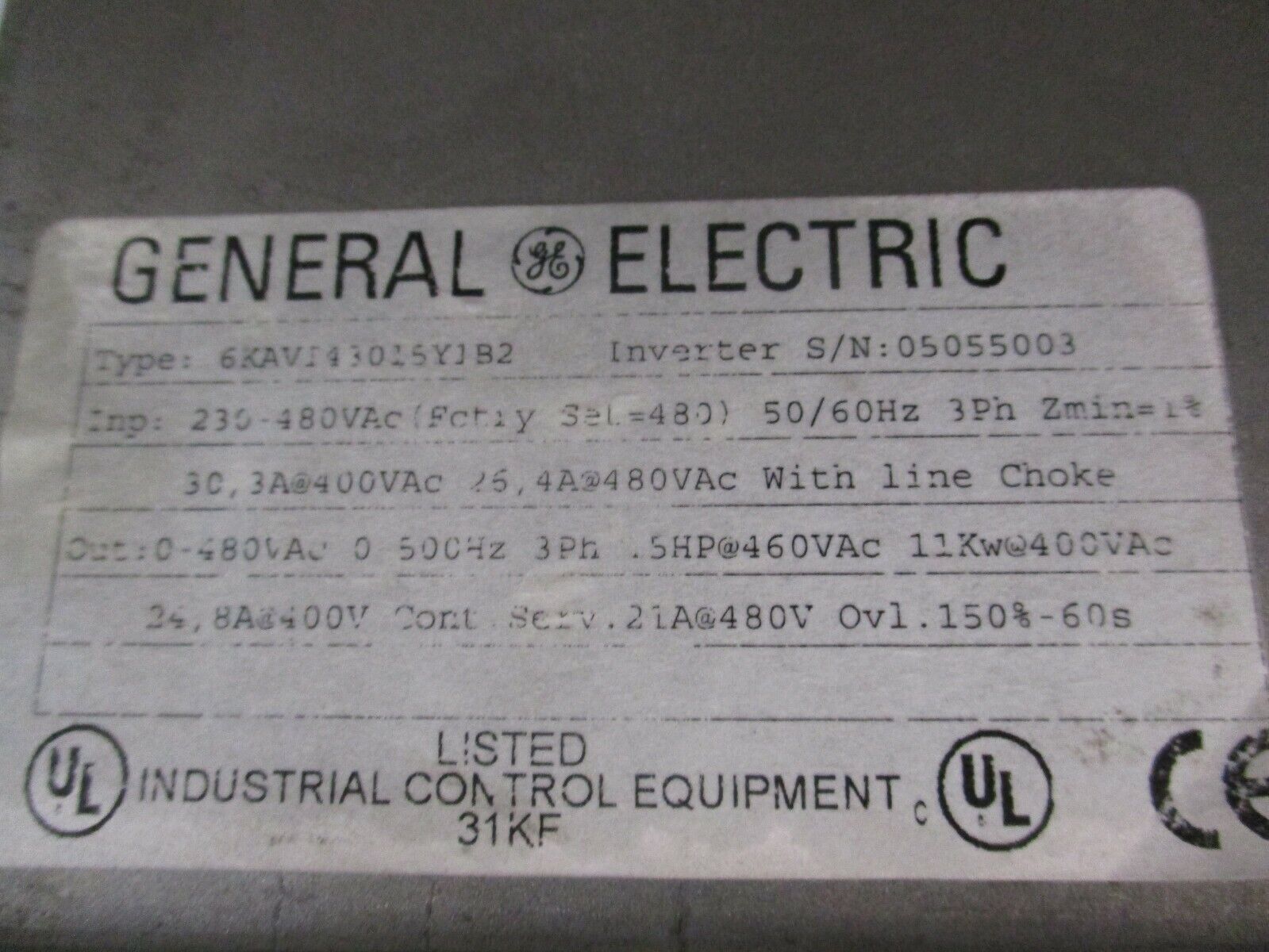 GE AC-300i AC Drive 6KAVI43015Y1B2 15HP 3Ph w/ Keypad *No Terminal Cover* Used