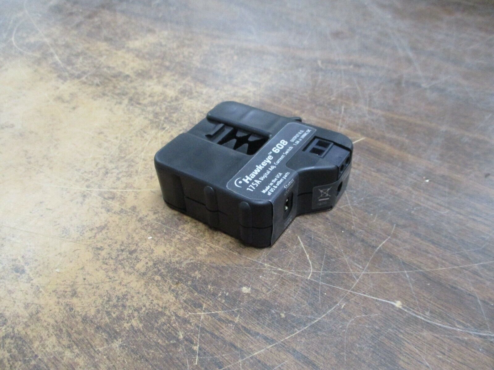 Veris Hawkeye 608 Digital Adj. Current Switch Z205625-0A 175A 600V Used