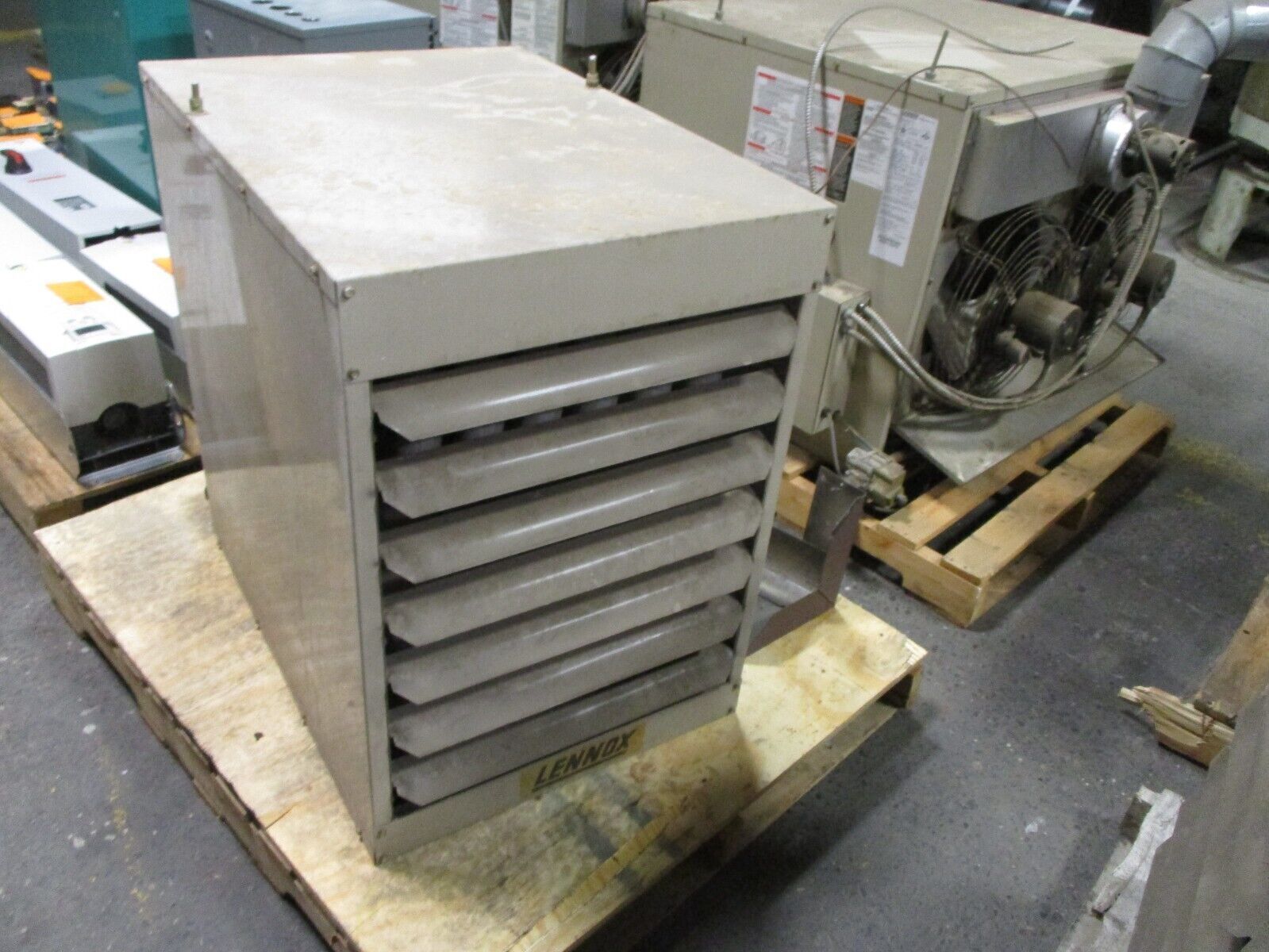 Lennox Natural Gas Heater LF24-150R-1 150,000 BTU Input, 120,750 BTU Output 120V