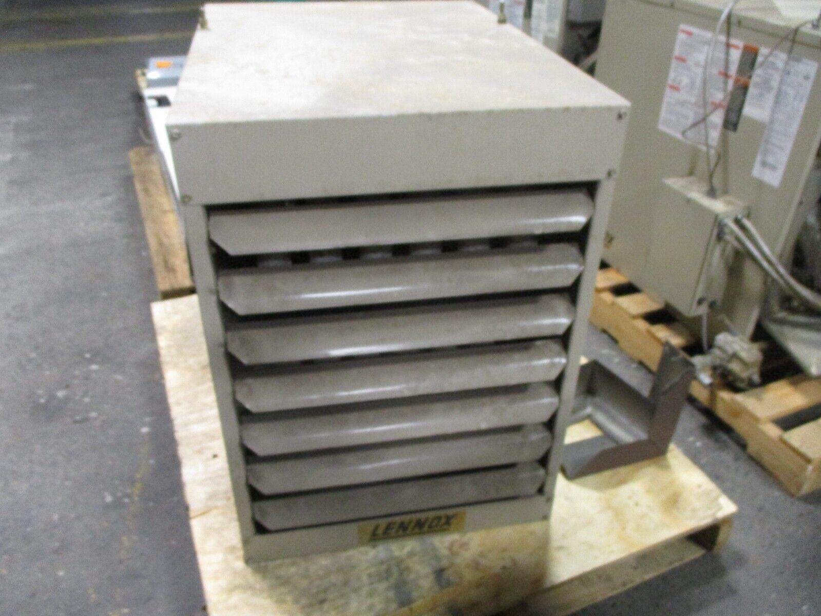 Lennox Natural Gas Heater LF24-150R-1 150,000 BTU Input, 120,750 BTU Output 120V