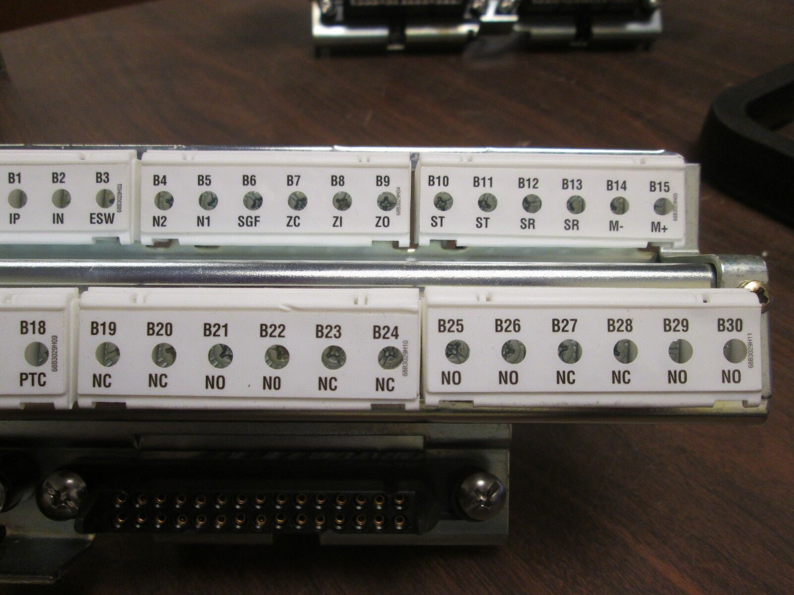 Cutler-Hammer Sec Cont Kit-Screw Terminal 28 & 30 Pin Connectors New Surplus