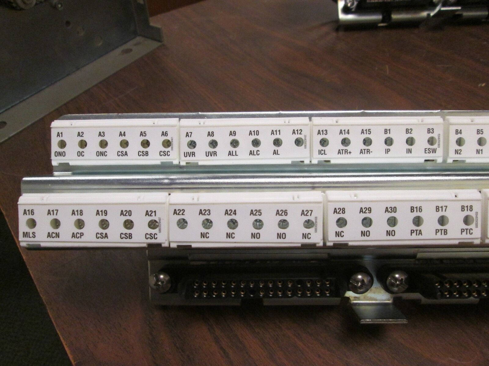 Cutler-Hammer Sec Cont Kit-Screw Terminal 28 & 30 Pin Connectors New Surplus