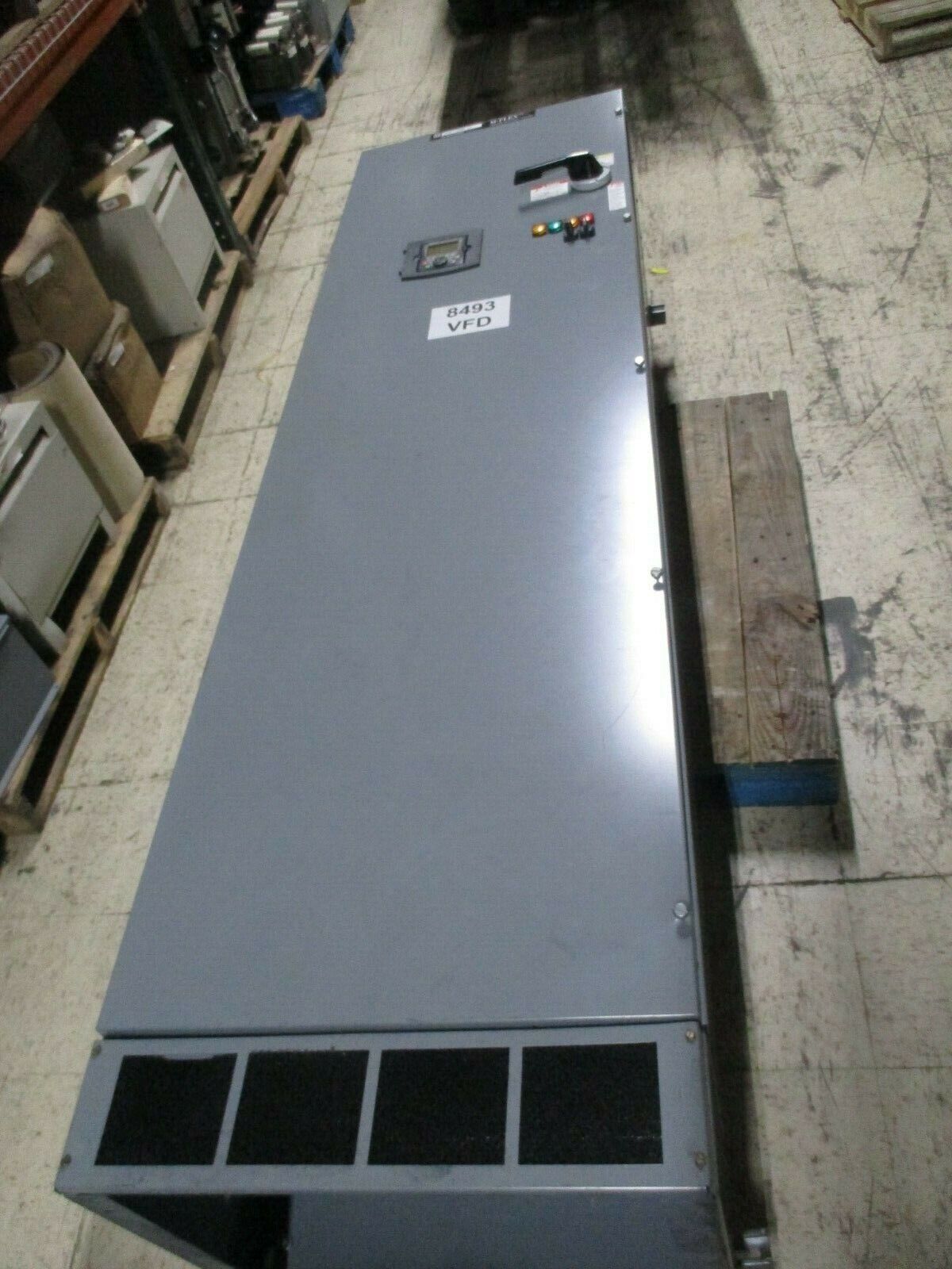 Square D M-Flex AC Drive 8839 MFDPG4CW 50HP 3Ph 460V Type 1 Enclosure Used