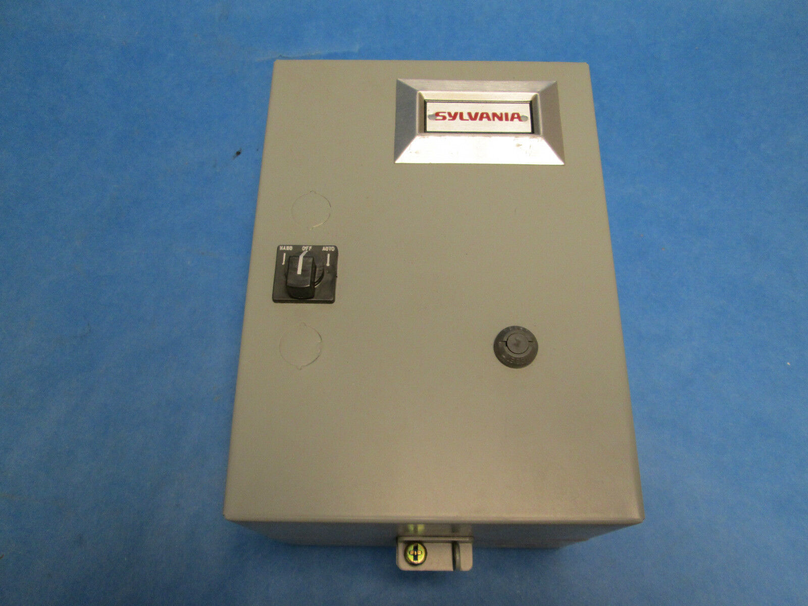 Sylvania Enclosed Starter T2AB30-76 Size 0 120V Coil Nema 1 Enclosure.