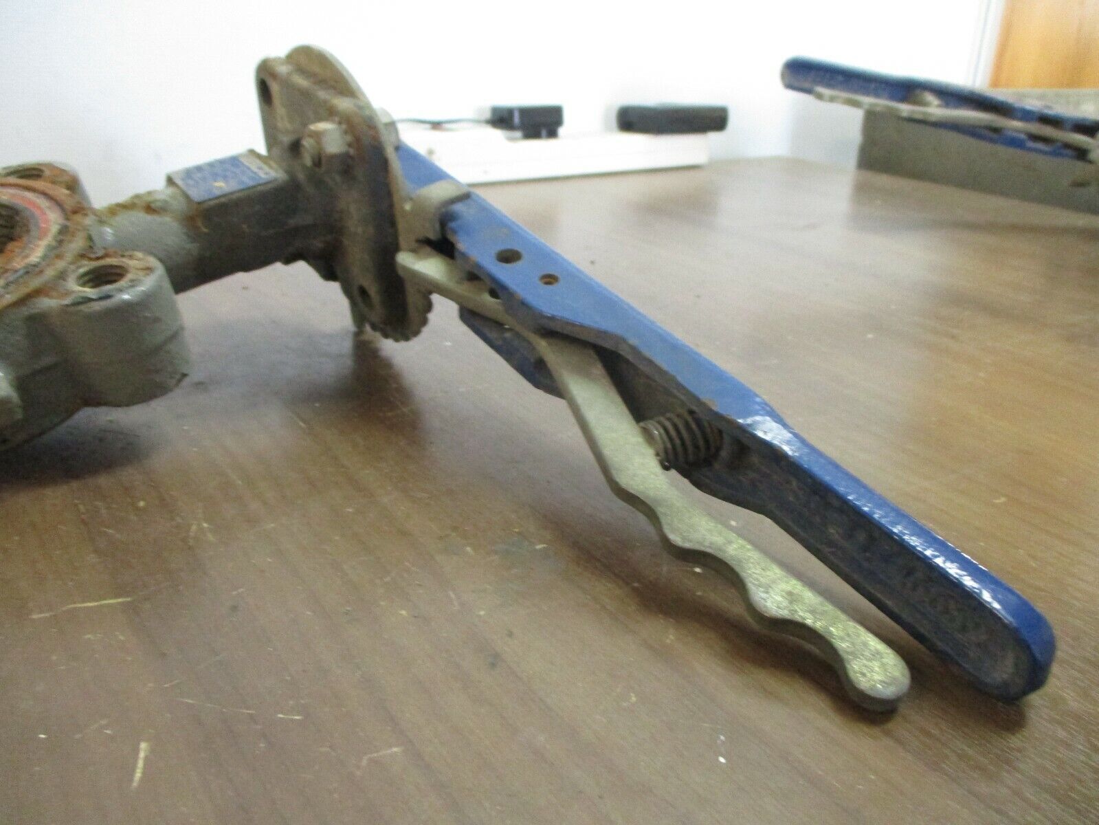Nibco Butterfly Valve LD 3110 Size: 2.5" 250PSI Body: DI Disc: DI Stem: SS Used