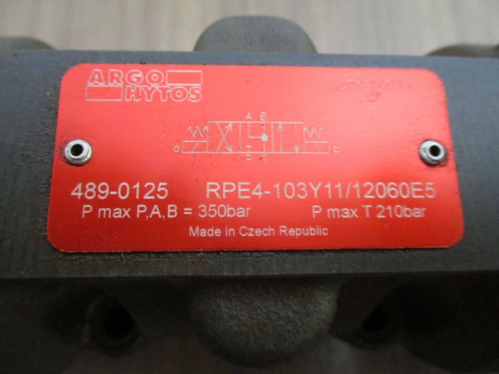Argo Hytes Directional Control Valve RPE4-103Y11/12060E5 120 VAC Used