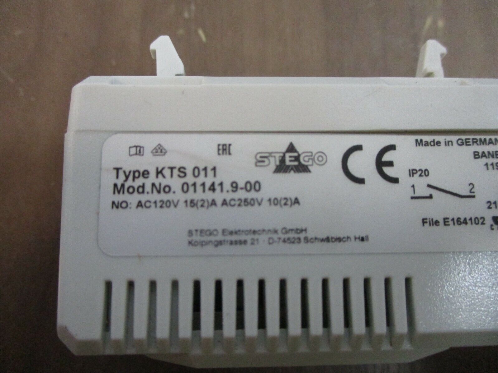 Stego KTS 011 Thermostat 01141.9-00 120/250V Range: 32-140°F Used