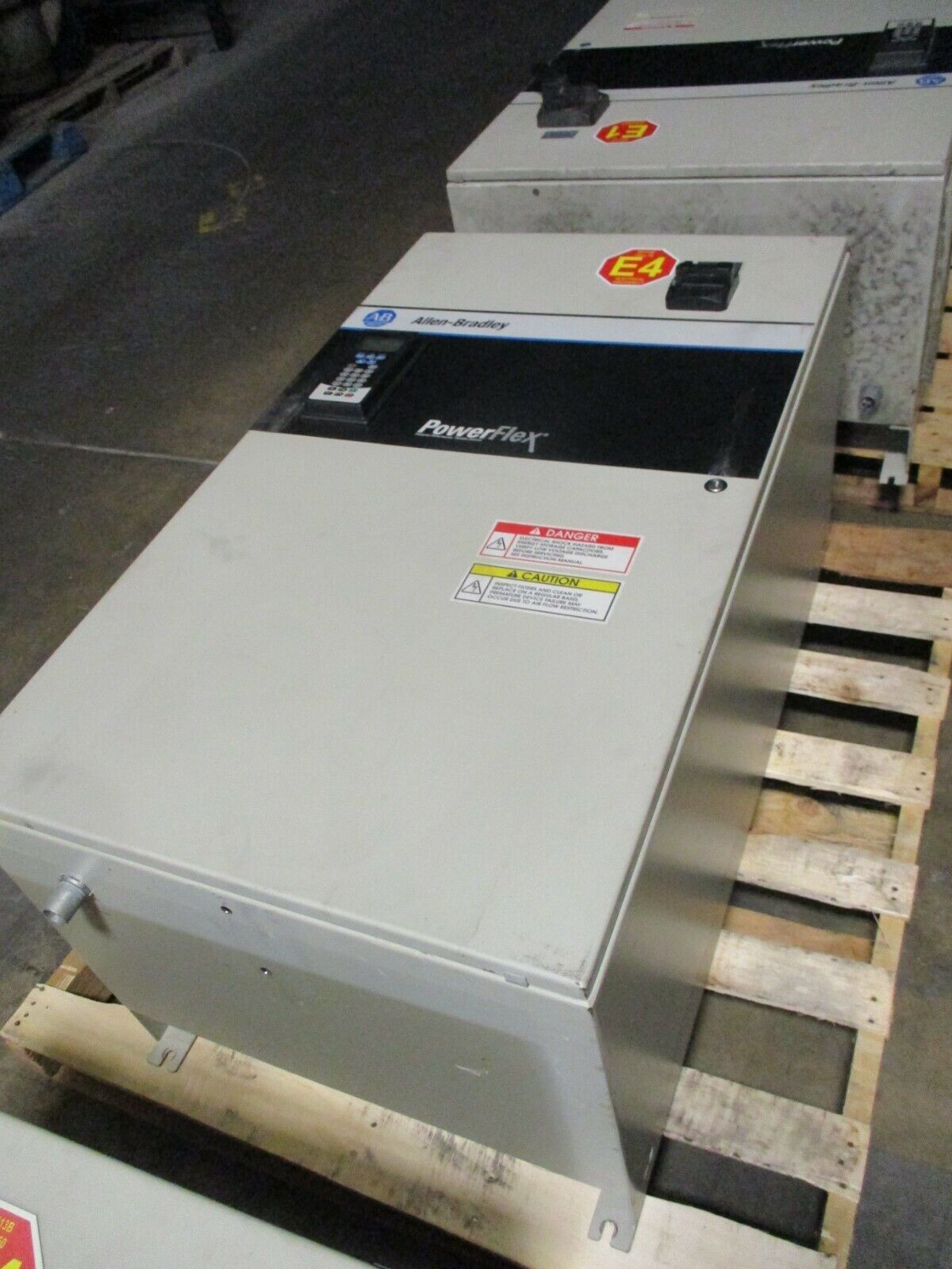 Allen-Bradley PowerFlex 700 AC Drive w/ Nema 12 Enclosure 15HP 3Ph 480V Used