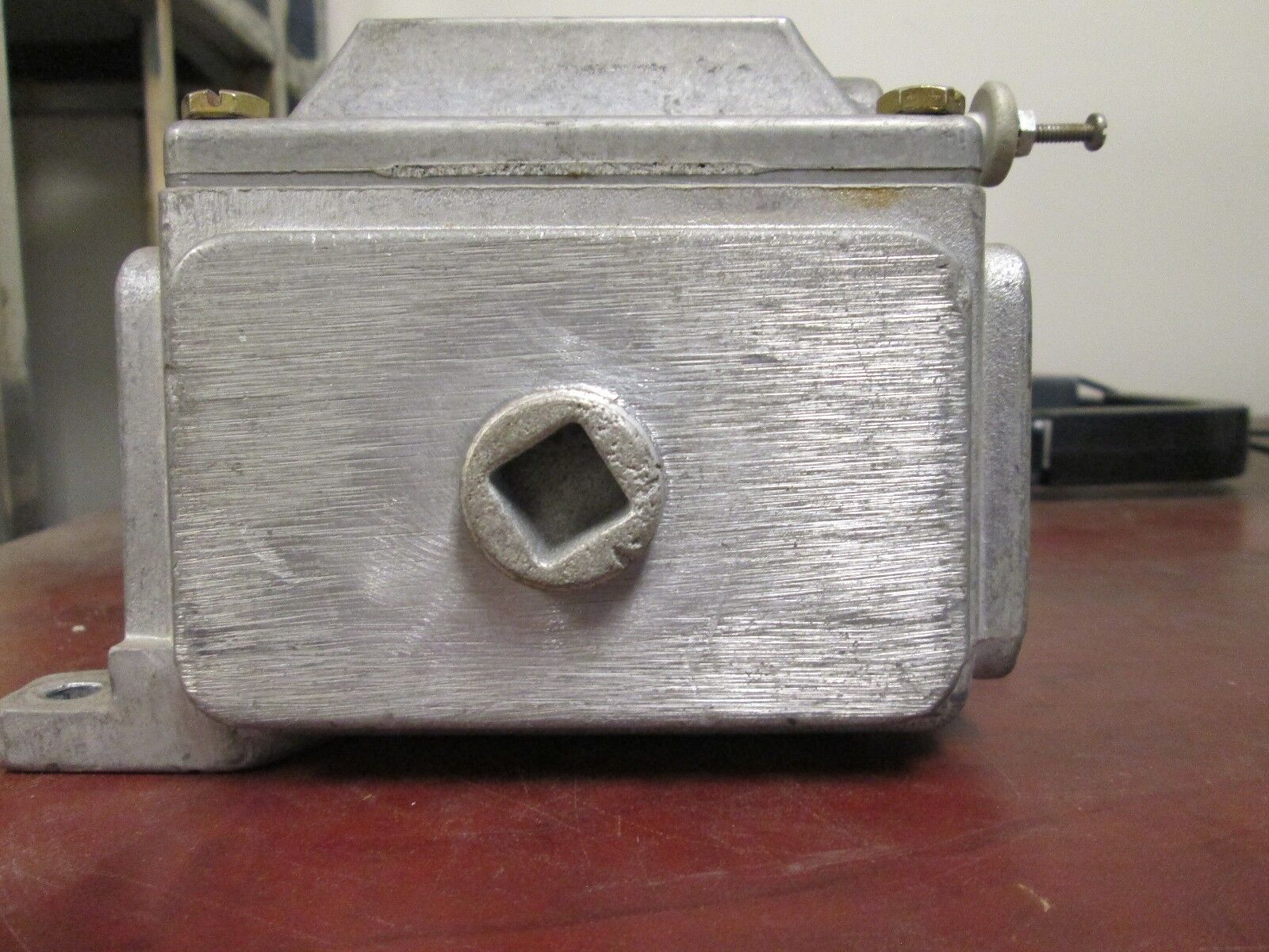 Killark Pressure Switch 541006 2P 1Ph Explosion Proof D-3921H 20A 120/277V AC