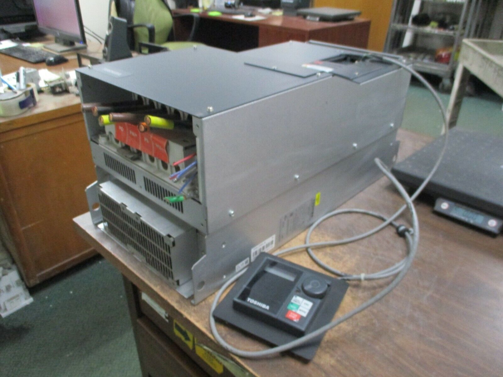 Toshiba AC Drive VT130Q9U412K 125HP 3Ph w/ External Mount Keypad Used