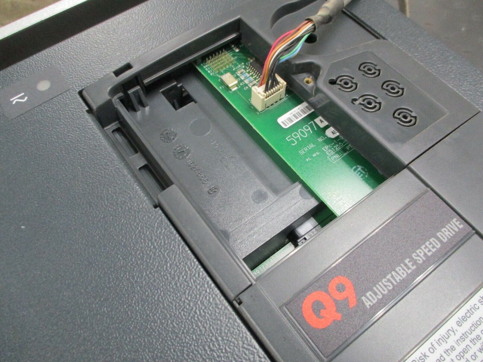 Toshiba AC Drive VT130Q9U412K 125HP 3Ph w/ External Mount Keypad Used