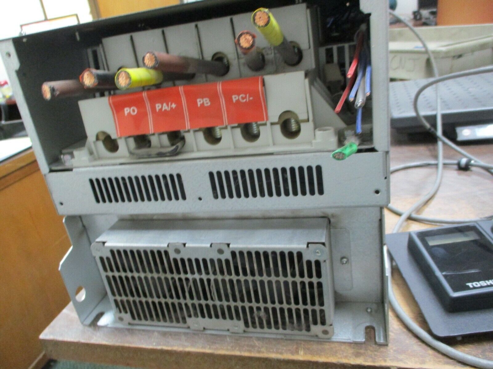 Toshiba AC Drive VT130Q9U412K 125HP 3Ph w/ External Mount Keypad Used