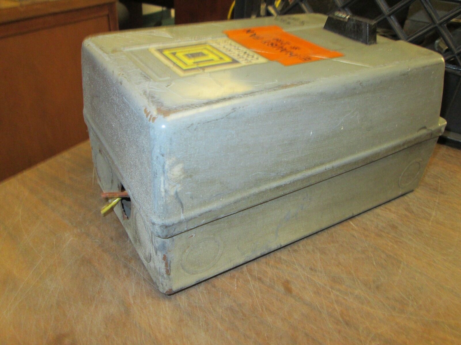 Square D Enclosed Starter 8536 SBG 2 Size 0 120V Coil 600V Used