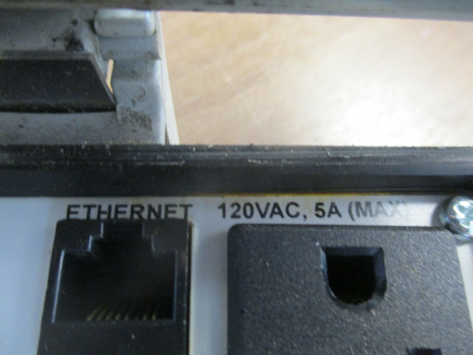 Phoenix Contact Computer Interface 5606454 120VAC 5A Used