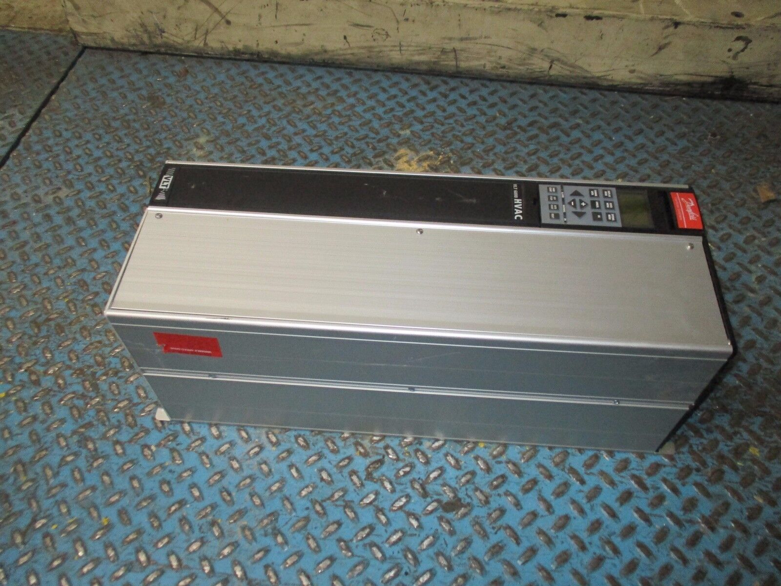 DanFoss VLT 6000 AC Drive VLT6016GT2CN1STR0DLF00A00C0 15HP Used
