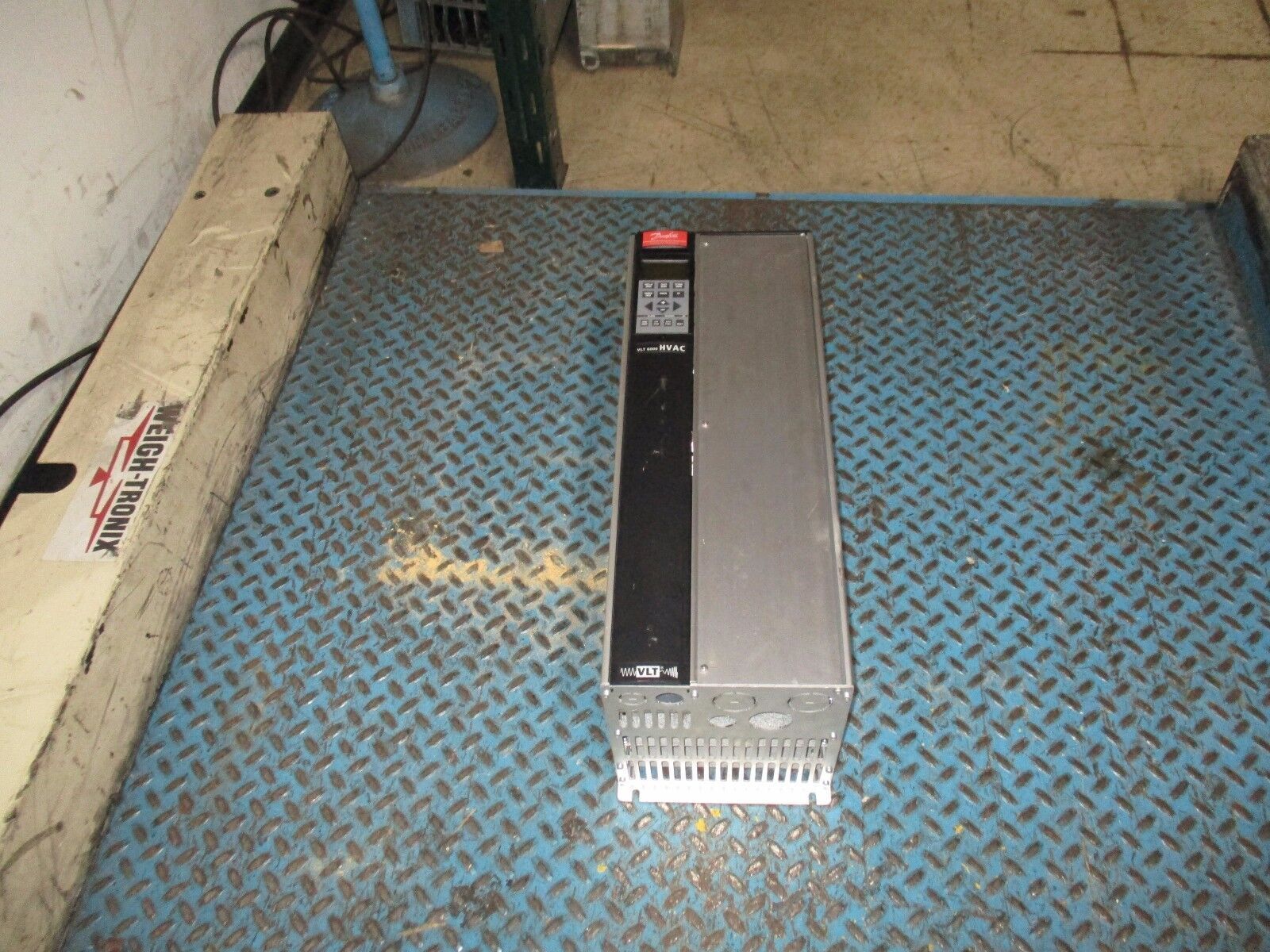 DanFoss VLT 6000 AC Drive VLT6016GT2CN1STR0DLF00A00C0 15HP Used