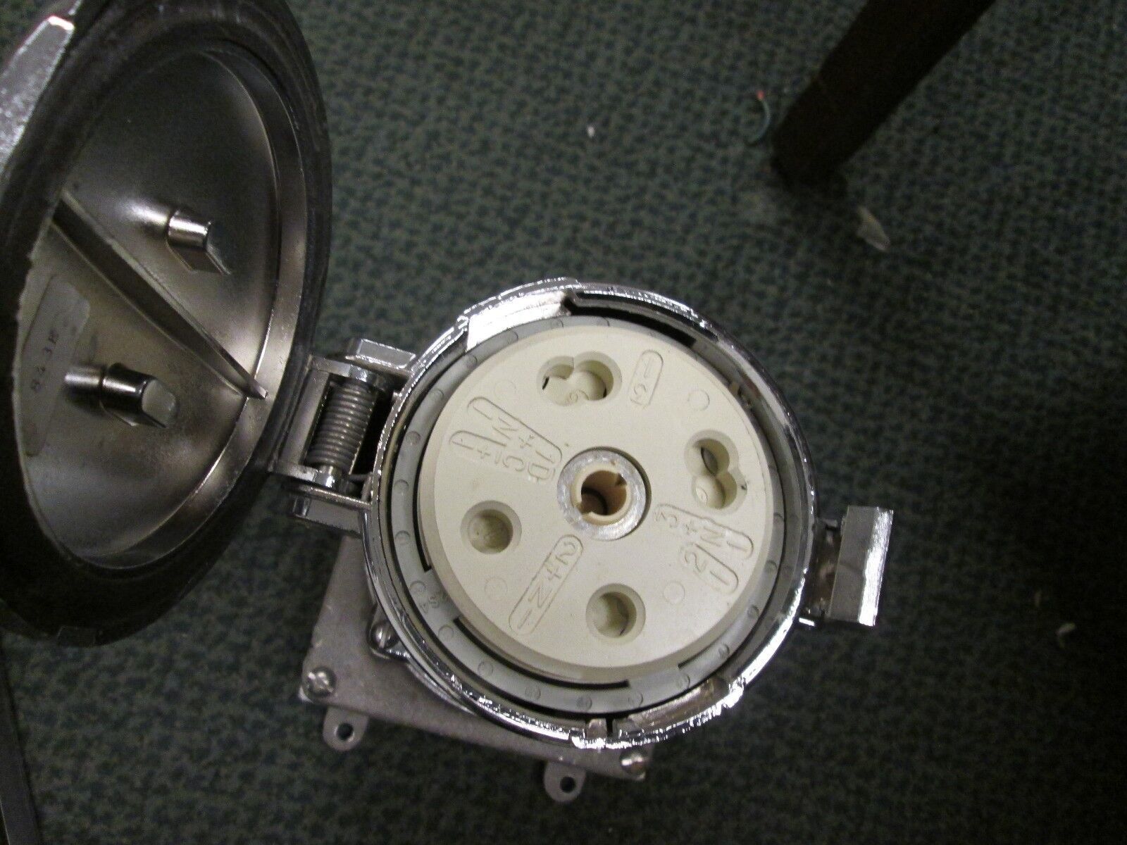 Meltric Steel Receptacle 37-90033-S-DS  100A 600V Used